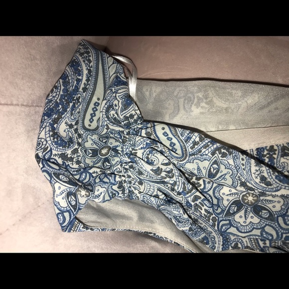 H&M Paisley Maxi Dress with deep V neck - Picture 5 of 5